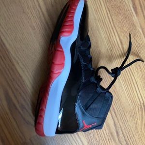 Jordan 11 retro bred 2019 size 11. $375negotiable